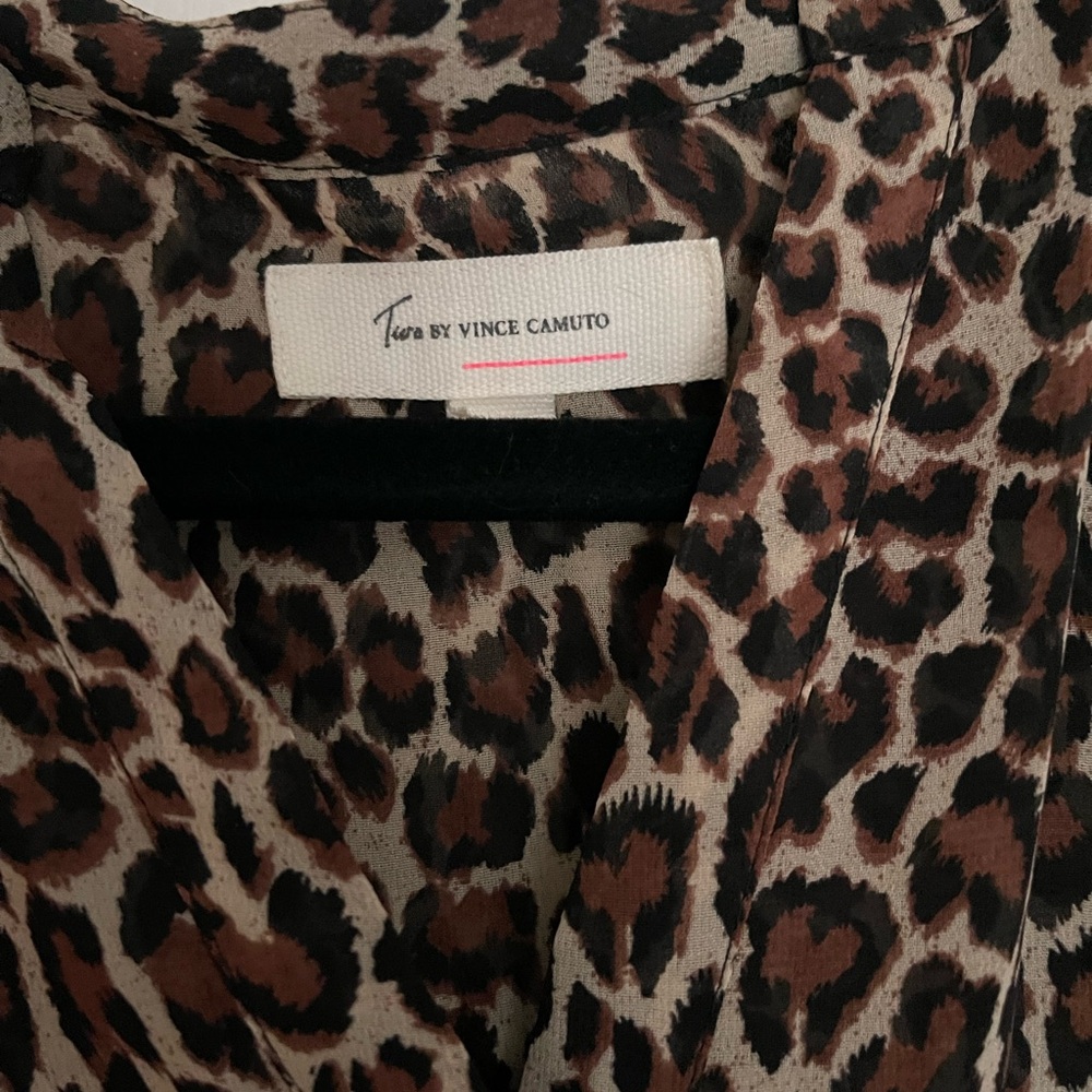 Vince Camuto Animal Print Long Sleeve Dress Size XS light weight sheer material. - Picture 4 of 9